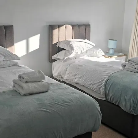 27 Princess Royal - 1st Floor 3 Bed Apartament *