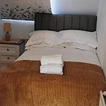 27 Princess Royal - 1st Floor 3 Bed Apartment Scarborough