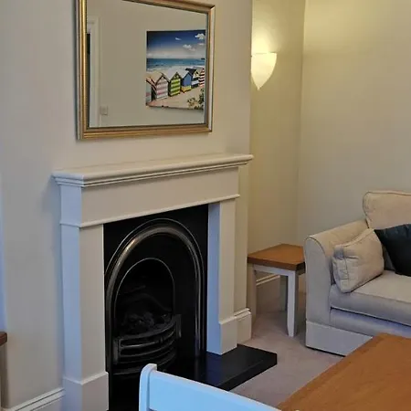 27 Princess Royal - 1st Floor 3 Bed Scarborough