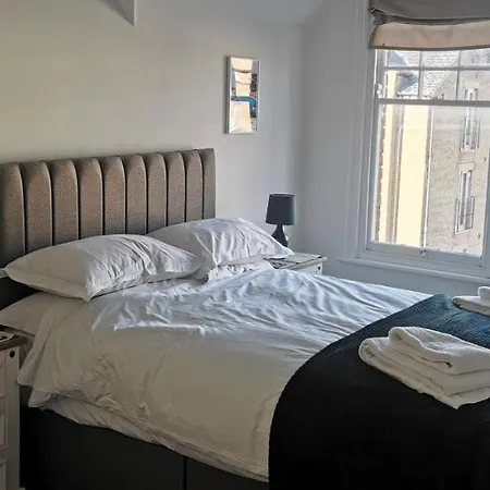 27 Princess Royal - 1st Floor 3 Bed