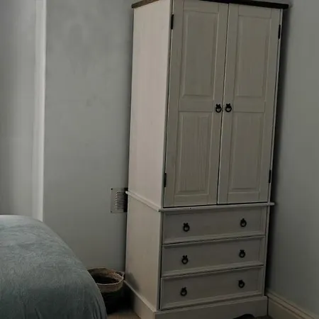 27 Princess Royal - 1st Floor 3 Bed *