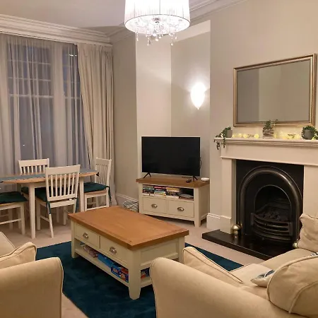 27 Princess Royal - 1st Floor 3 Bed Scarborough