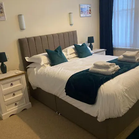 27 Princess Royal - 1st Floor 3 Bed *