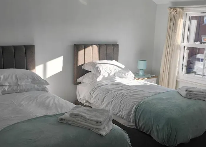 27 Princess Royal - 1st Floor 3 Bed شقة سكرابورو