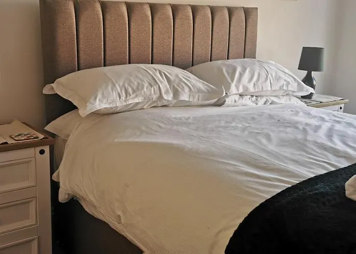 27 Princess Royal - 1st Floor 3 Bed * Scarborough