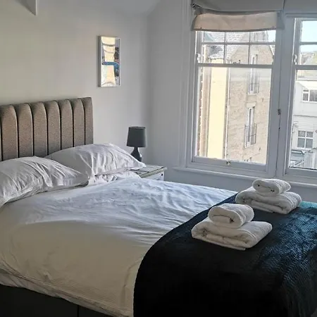 27 Princess Royal - 1st Floor 3 Bed Apartment