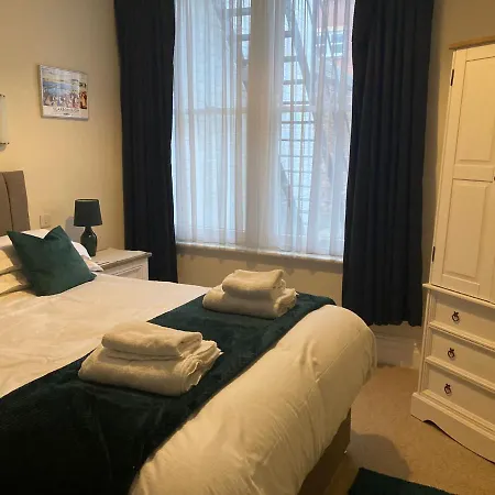 Apartment 27 Princess Royal - 1st Floor 3 Bed *
