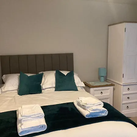 27 Princess Royal - 1st Floor 3 Bed Apartment